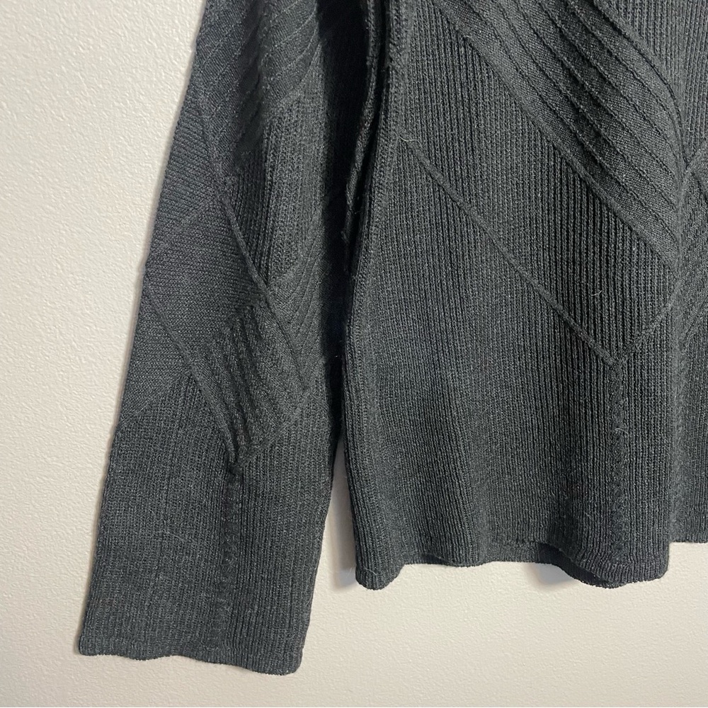 Smartwool Shadow Pine Black Cable Knit Sweater V-… - image 8